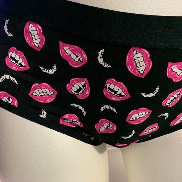 Torrid Cheeky Panties Underwear Halloween Fangs Lips Bats Black Plus 6 30 - Picture 2 of 4
